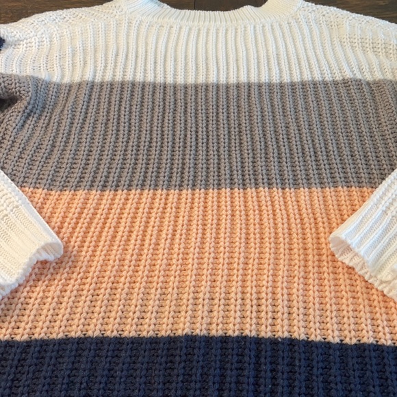 Women’s Color Block Sweater (0055) - Picture 2 of 2